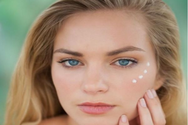 欧莱雅紫熨斗眼霜看起来很廉价,真实有用的眼霜推荐