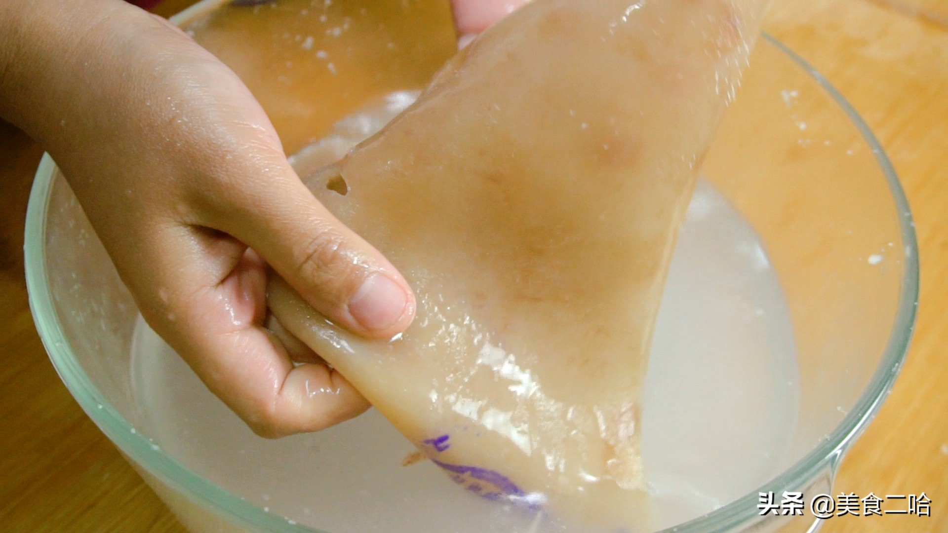 猪皮除了做皮冻还能咋吃,猪皮除了做冻还可以怎么吃