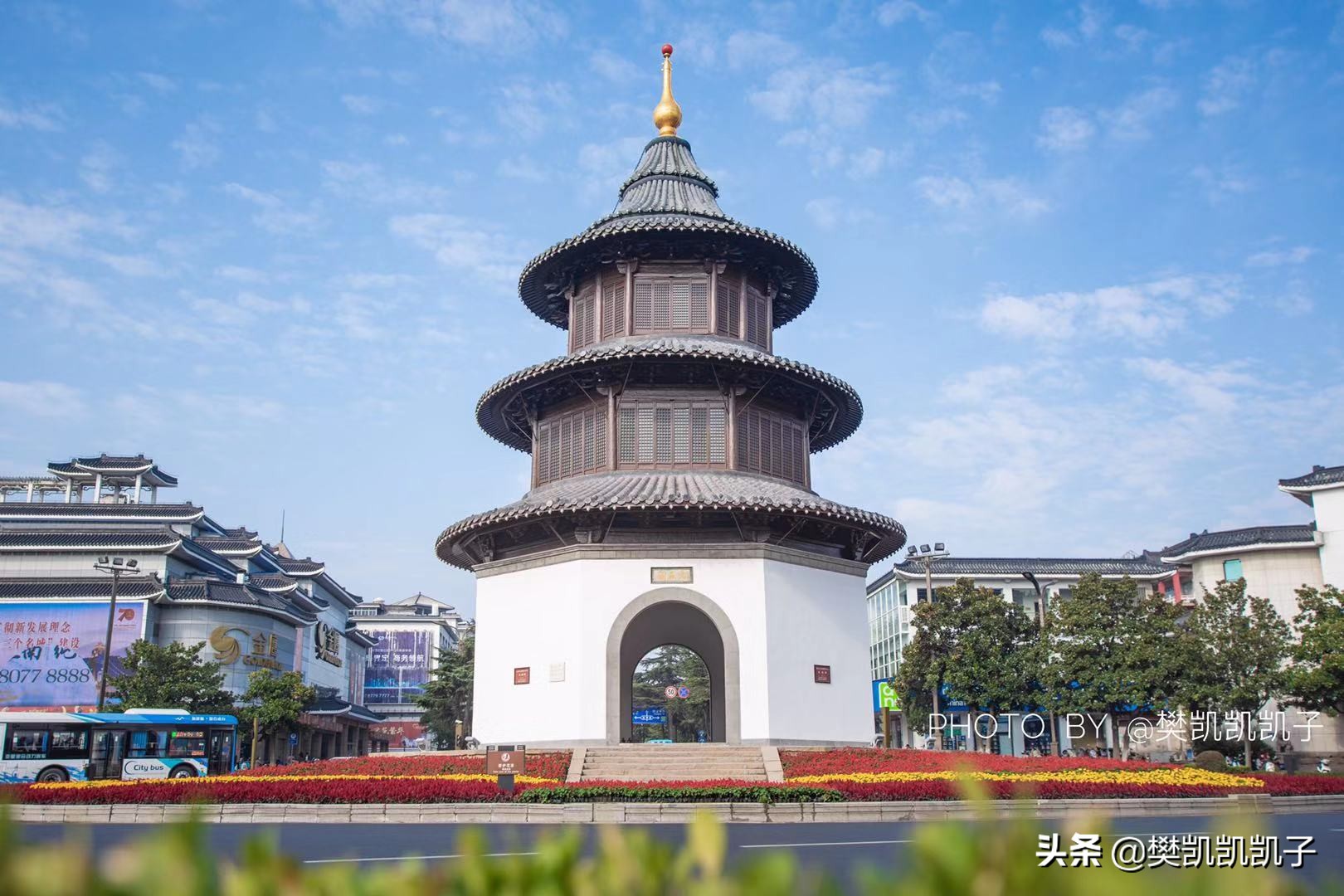 四望亭比文昌阁历史更久，两者相距500米，为何后者却是扬州地标