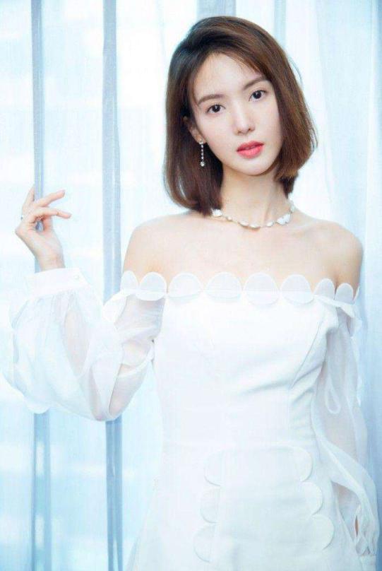 金晨私服穿搭,金晨日常服装穿搭