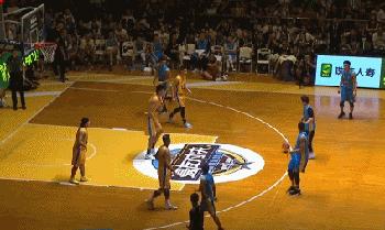 nba球星实用的篮球技巧,nba篮球精彩过人帅气