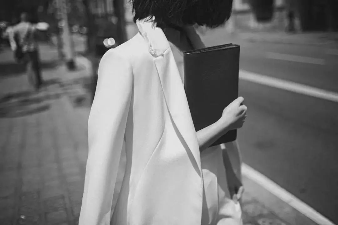 婚纱搭出时髦感｜不到百元的6件单品，手把手教给你