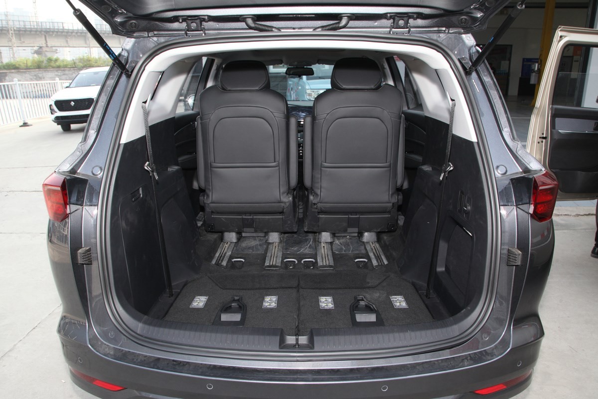 兼顾家用和旅行的车,跑长途高速最舒服稳定的轿车推荐