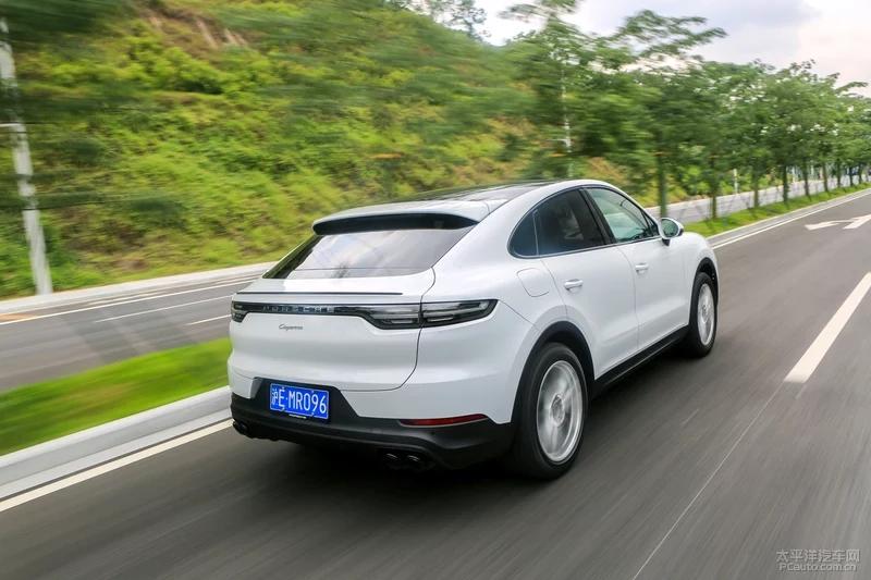 保时捷2024款卡宴coupe石英灰街拍,保时捷卡宴coupe2024款音响效果