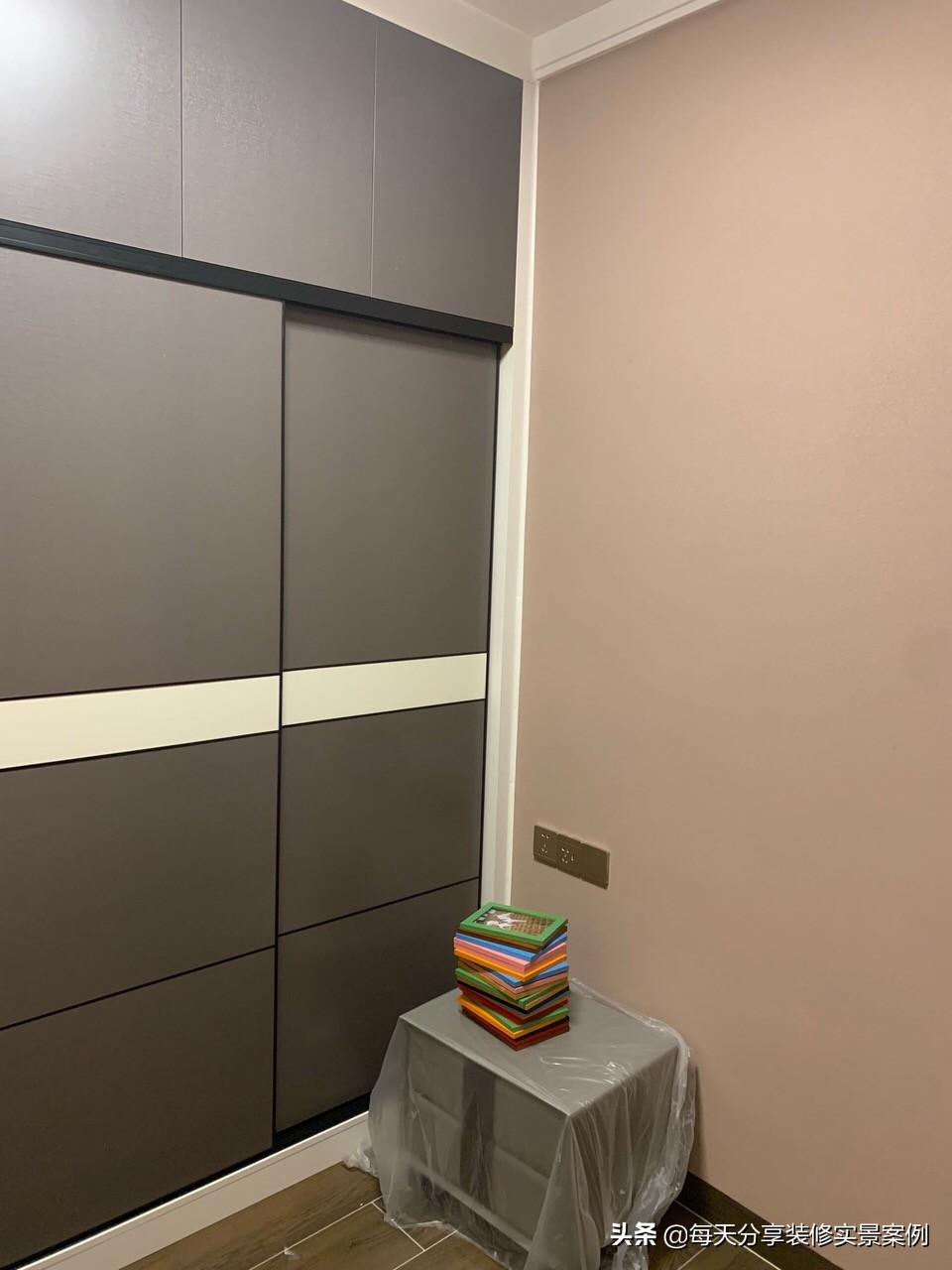 装修完房子邻居总参观,装修好了邻居们来参观