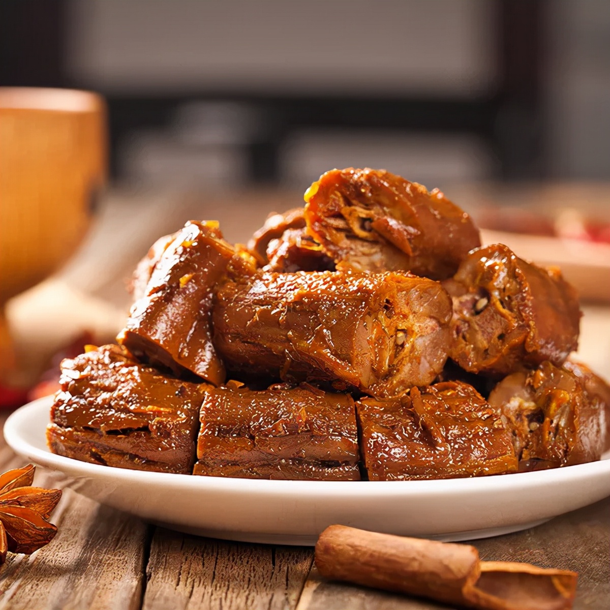 加盟卤味熟食店赚钱吗,张家界特色卤味门店加盟多少钱