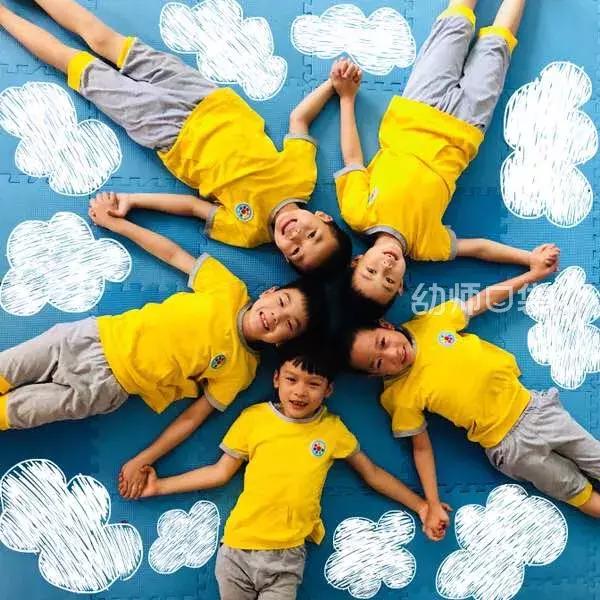 毕业最创意的毕业照多人,毕业照用什么造型好看