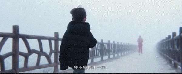 哭晕在影院！没明星没流量的“三无电影”，凭什么封神？