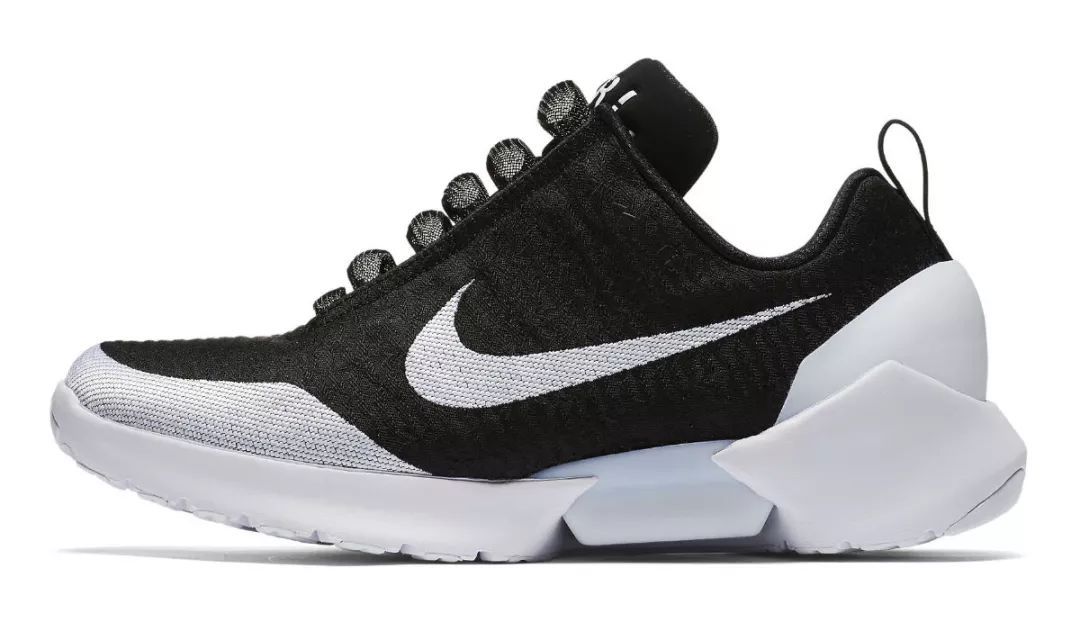 安踏充气蓄能舱篮球鞋,安踏底部有很多透气孔的鞋