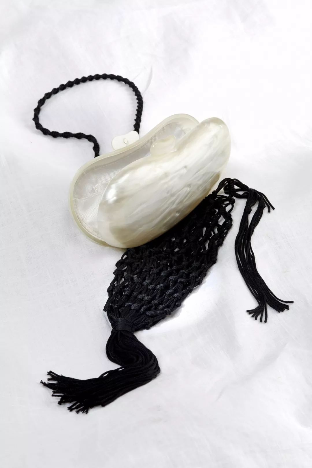 春天适合什么颜色包包,春天背什么颜色的包包