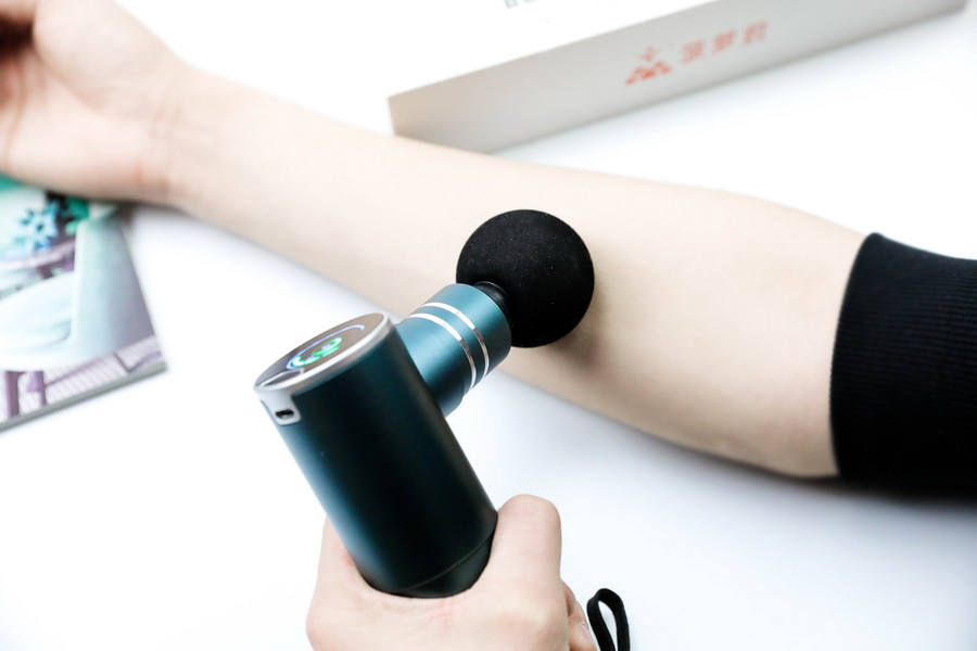 菠萝君筋膜枪高频震动,筋膜枪新二代黑科技按摩神器