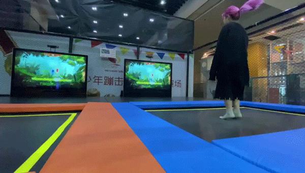 滑滑梯和蹦床乐园,弹力空间蹦床滑梯