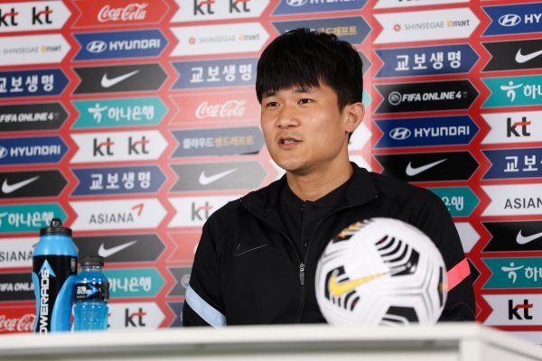 金玟哉去五大联赛替补了吗,中卫金玟哉转会