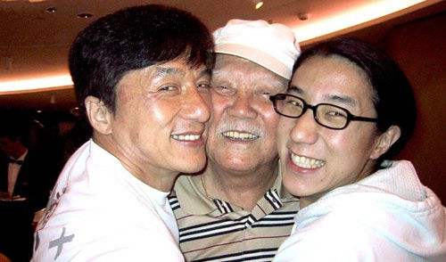 房祖名和同学说自己爸爸是成龙,房祖名在美国说爸爸是成龙