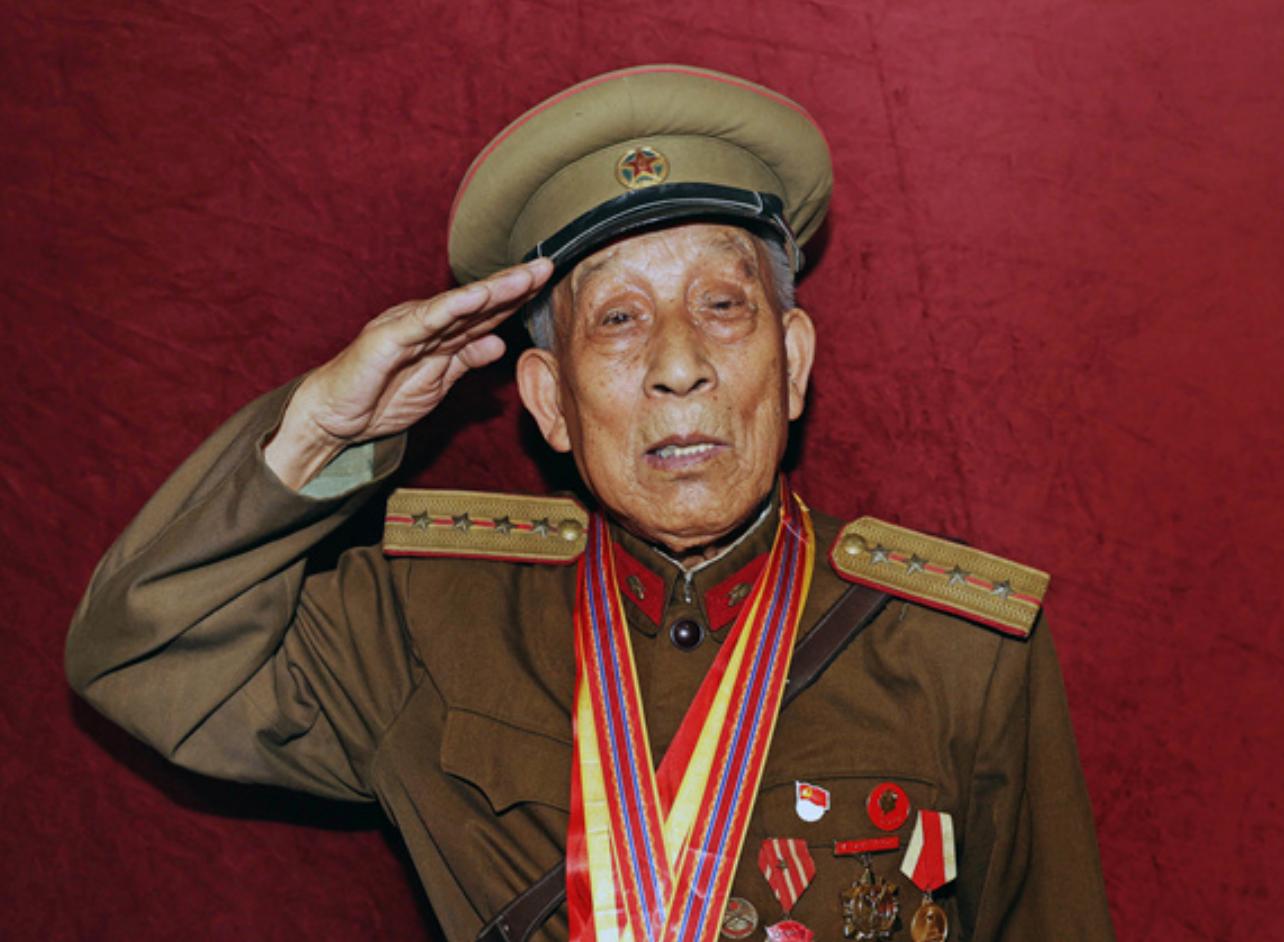 山东96岁老兵滕西远：合法持枪70多年，政府颁发持枪证，为何？