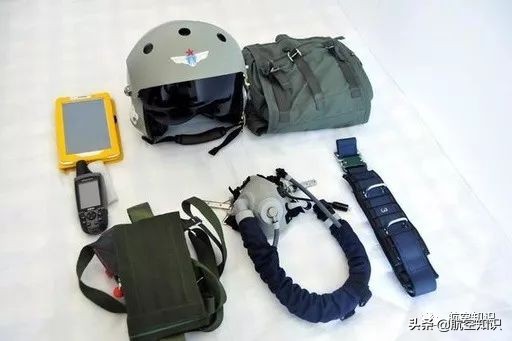 美国空军的新式头盔,美国陆军头盔和中国头盔对比