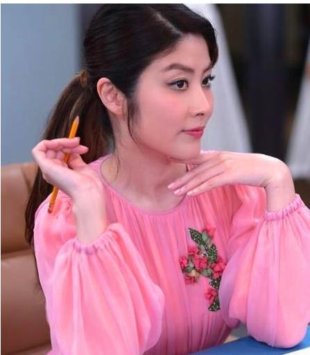 向华强敢惹曾志伟吗,向华强与曾志伟