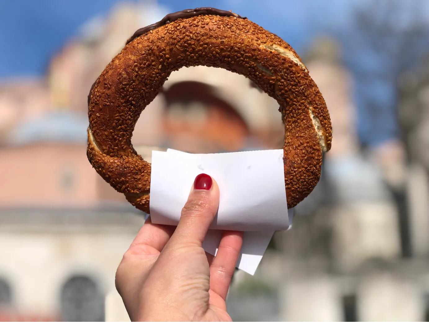 土耳其人餐桌必备主食—Simit