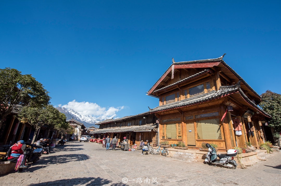丽江四方街是古城里面吗,丽江四方街属于哪个古镇
