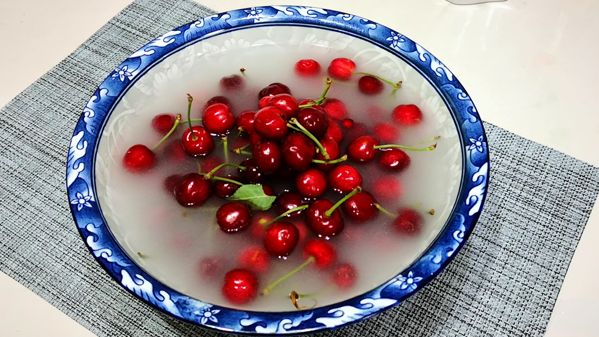 怎么避免樱桃里有虫子,大樱桃虫子怎么去除