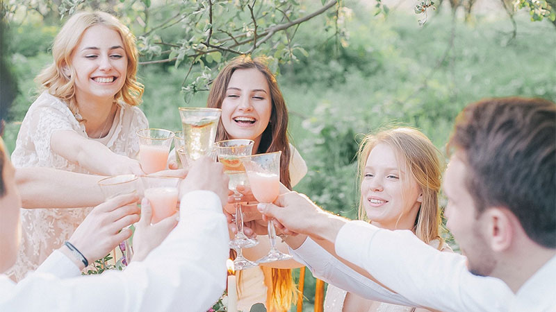 朋友间怎么活跃气氛,怎样暖场活跃气氛调节交际应酬