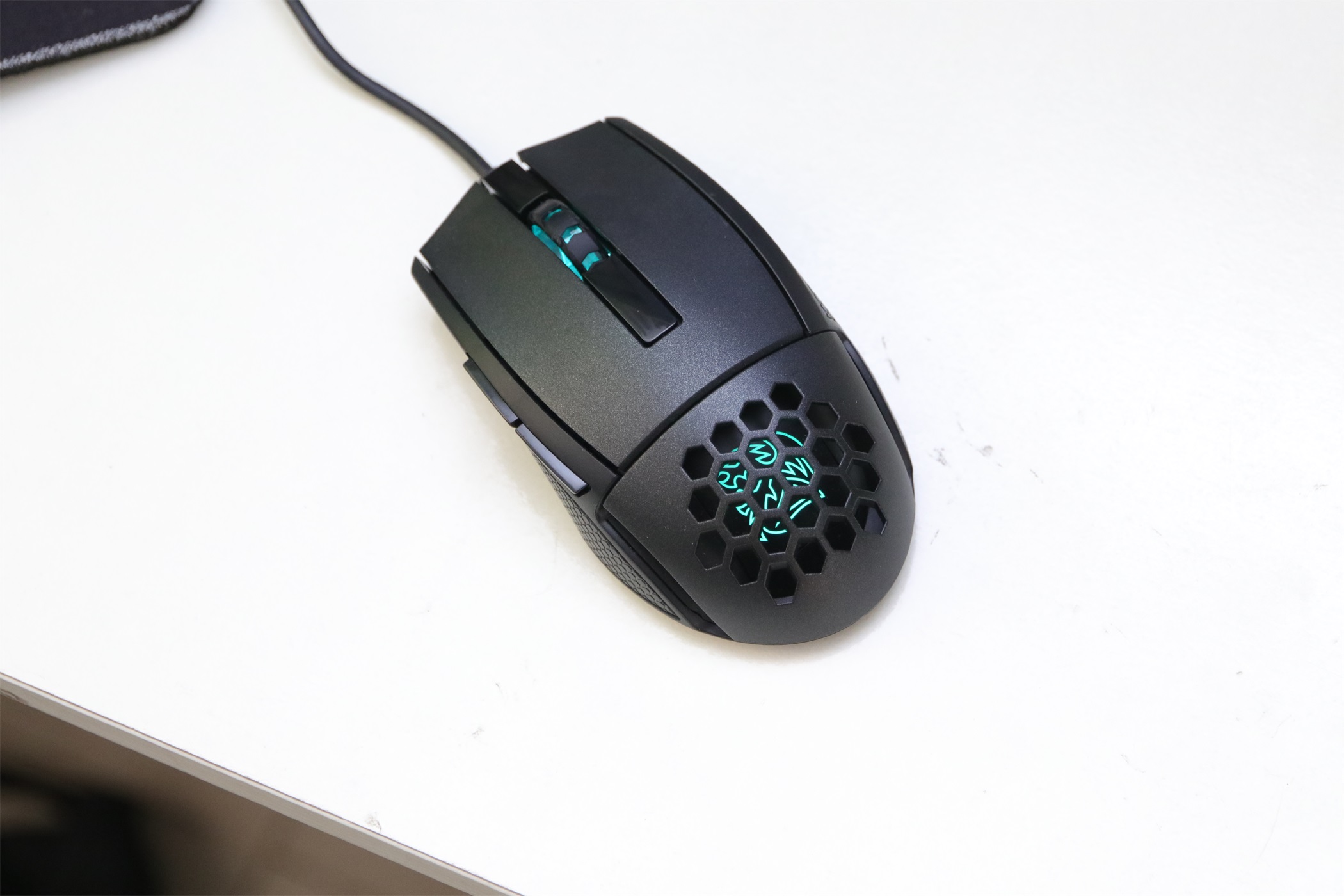 轻量化鼠标性价比推荐,200到300无线轻量化鼠标