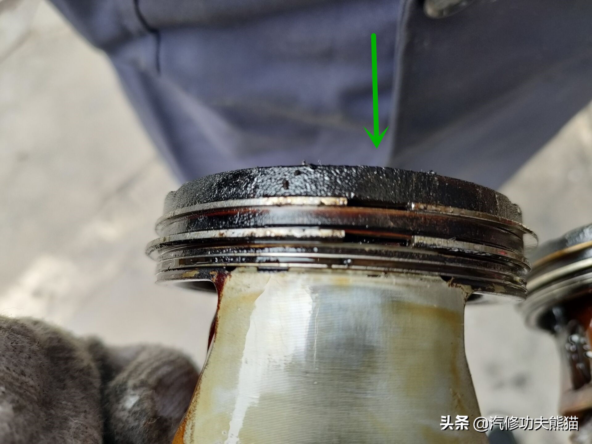 08款奥迪a6l手动挡2.0t烧机油么,09款奥迪a6l2.4烧机油怎么解决