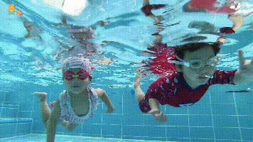 亲子游泳的这些好处,你知道吗?