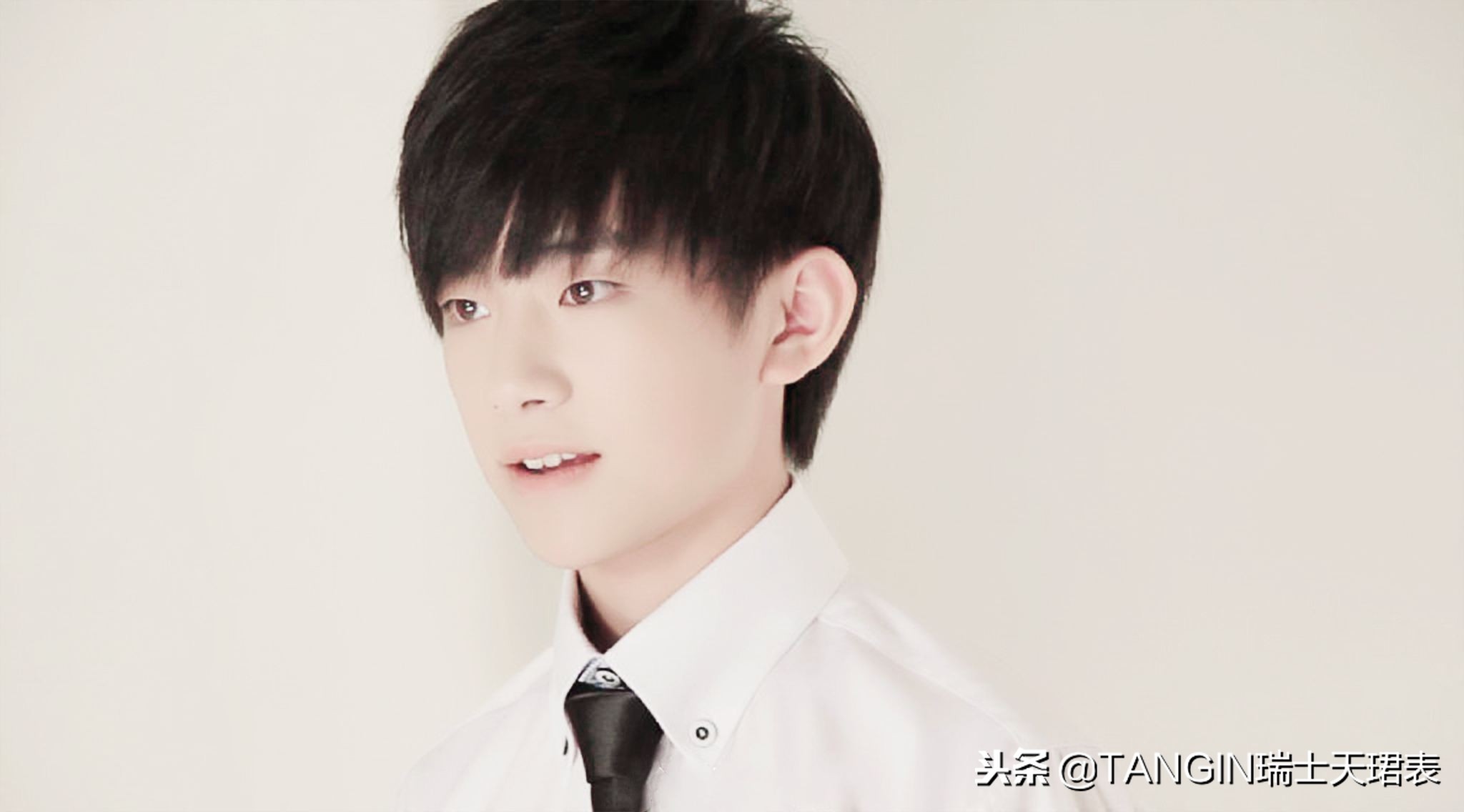 从男孩到男人，易烊千玺变得让人猝不及防