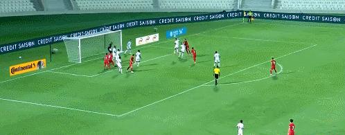 国足首张红牌是对裁判出言不逊,国足0-1落后还有希望扳回比赛吗