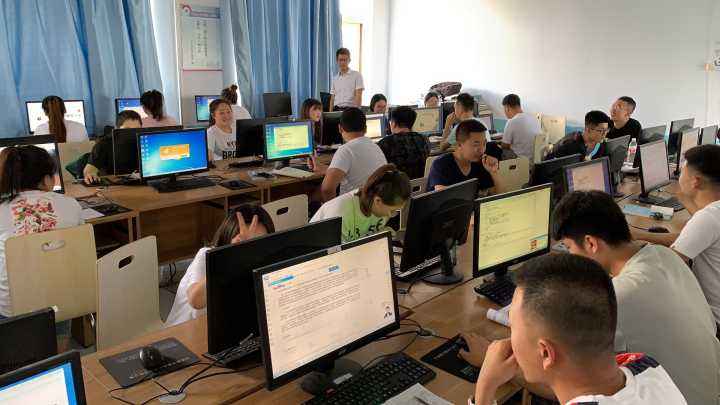 考上“专科”的新生注意了！这3件事越早明白越好，对就业有帮助