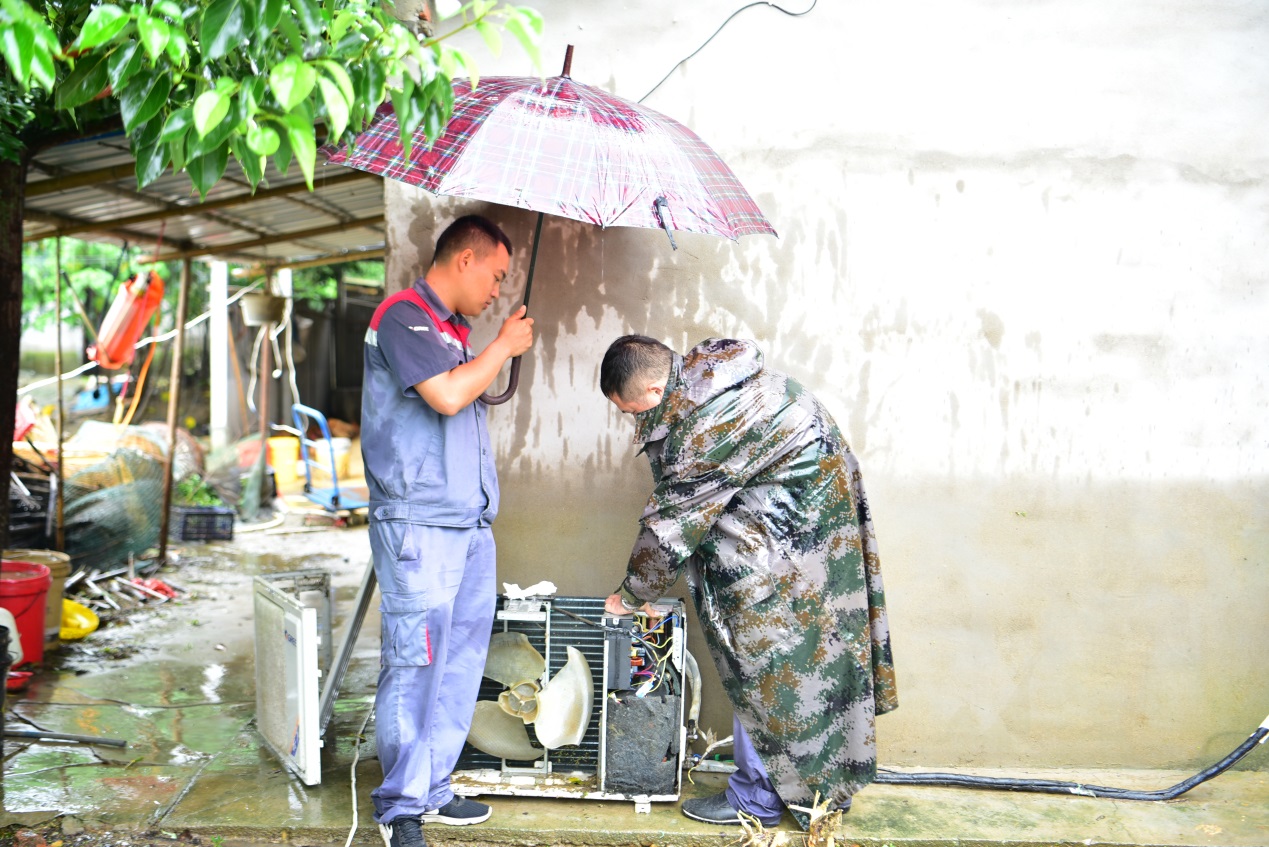 格力水冷大空调维修视频,格力空调维修滴水