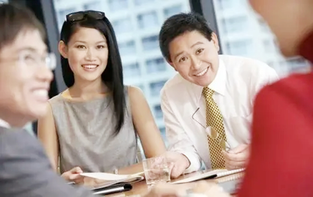 11年前,浙江农村奶奶收养了一个黑人小男孩巴比,如今怎么样了?