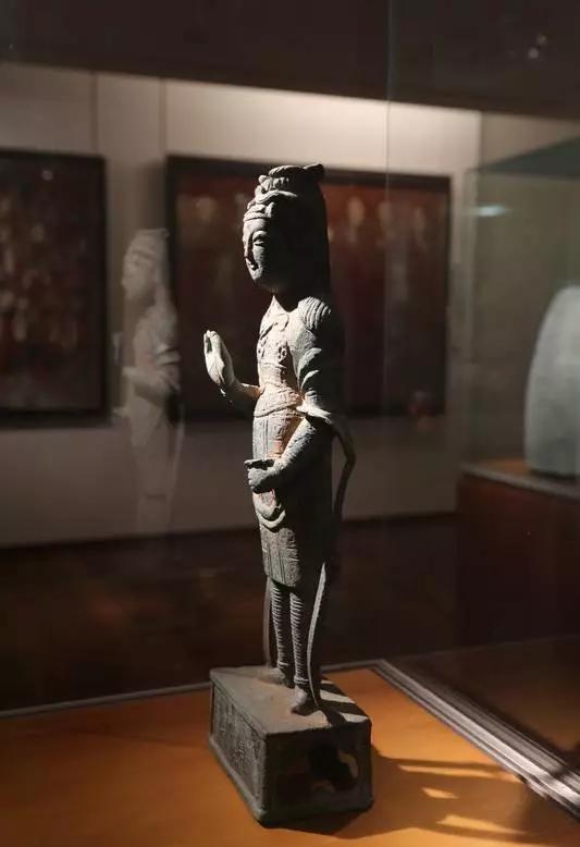 法国博物馆里有中国瓷器,法国卢浮宫博物馆中国文物多少