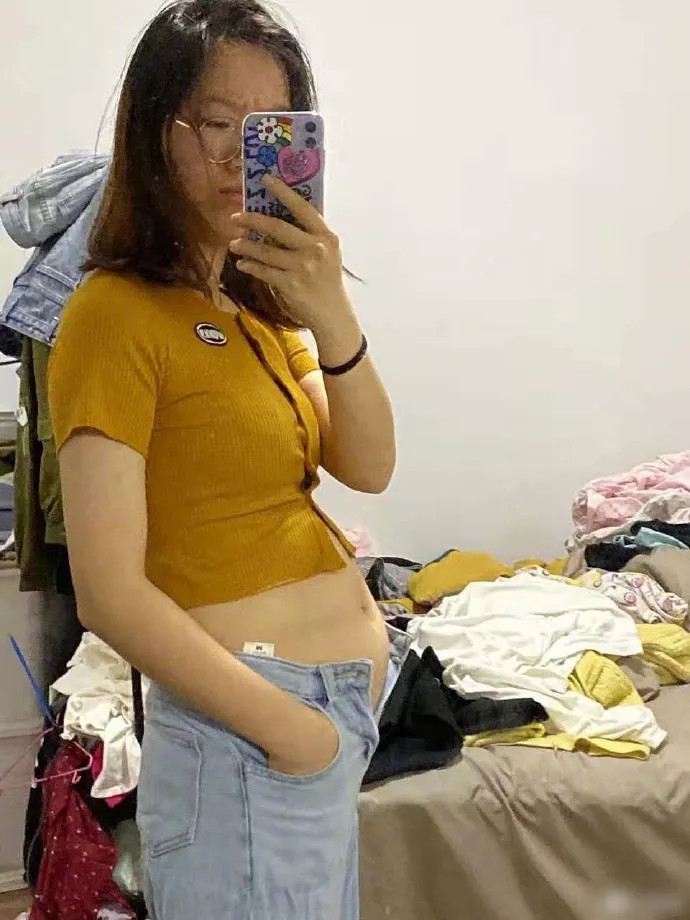 肚子大了，该怎么和家里人解释啊！哈哈哈让你再吃那么多...