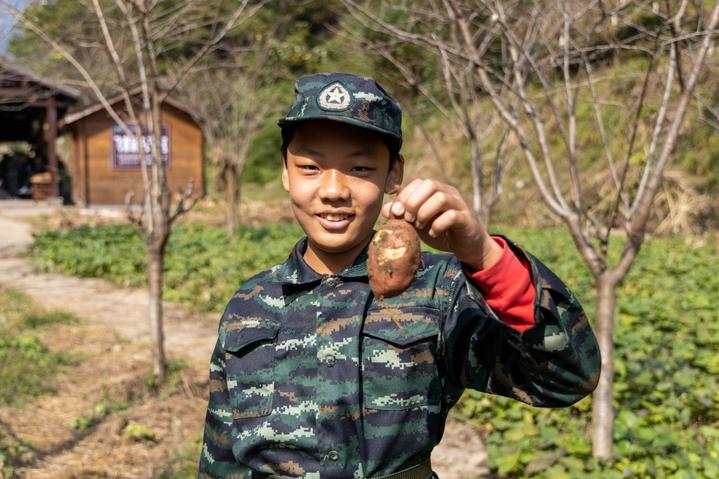 宜昌这个地方产美女，有一个大家都认识，现在还能让熊孩子涨知识