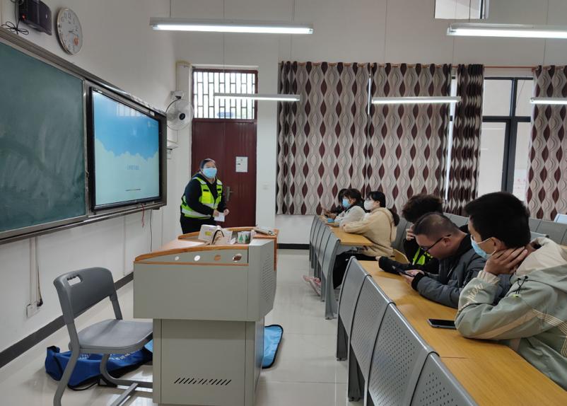 寒风中的坚持—记智能工程学院“蓝天”应急救助志愿服务活动