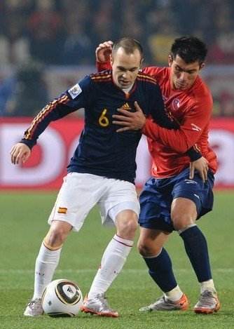 巴塞罗那中场核心哈维,近几年退役的中场大师