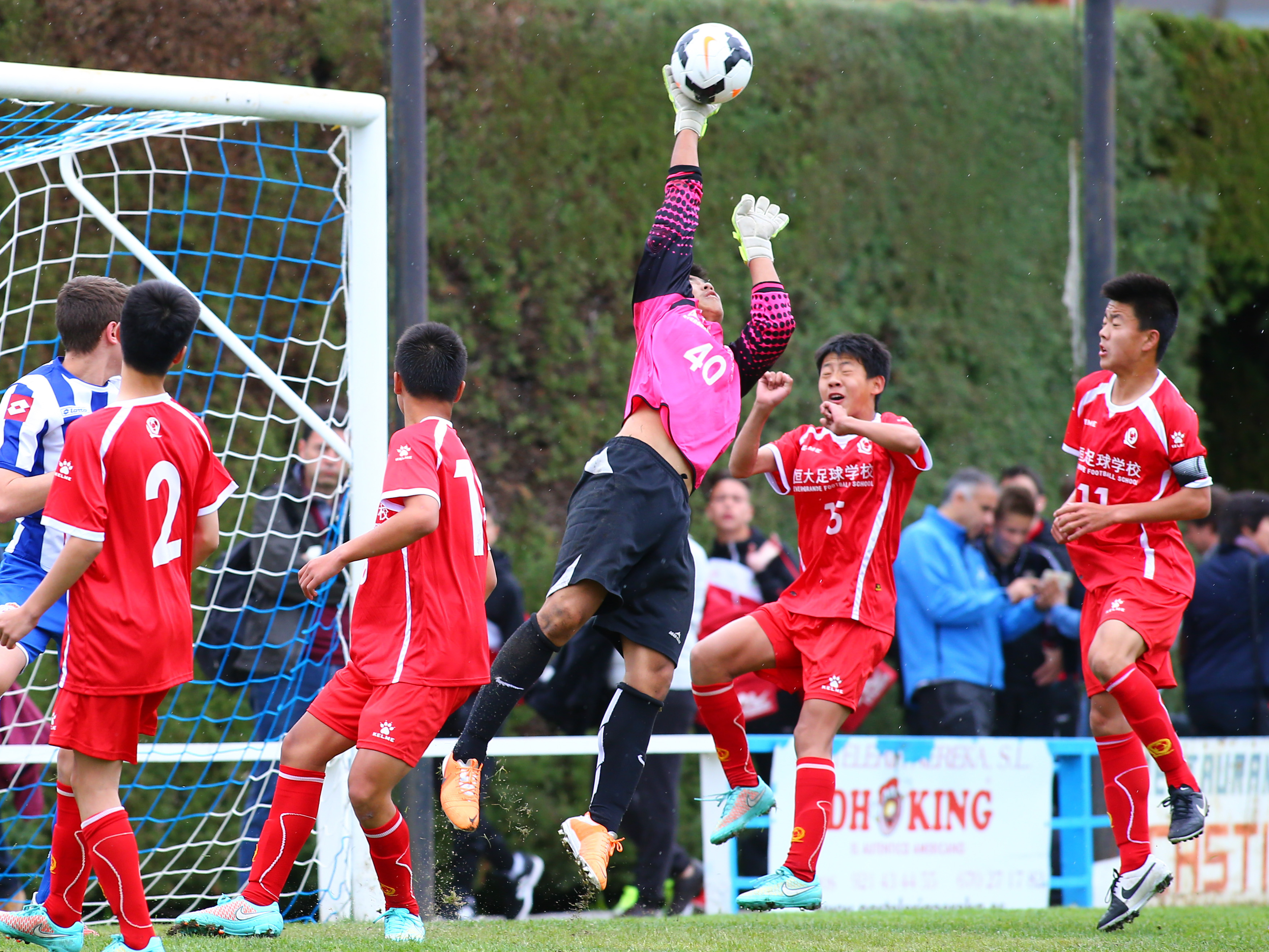 恒大在西班牙办青训赛,恒大为归化球员总计投入8亿