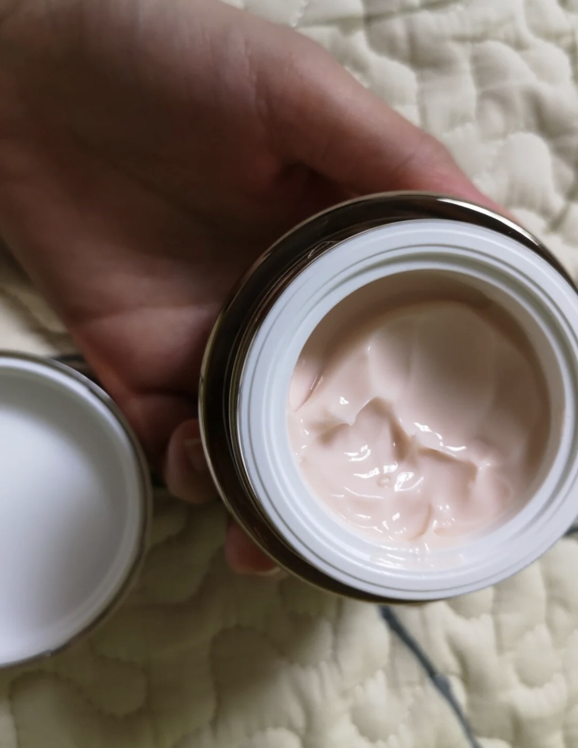 皮肤黄黑用什么贵妇面霜,适合熬夜抗初老的贵妇面霜