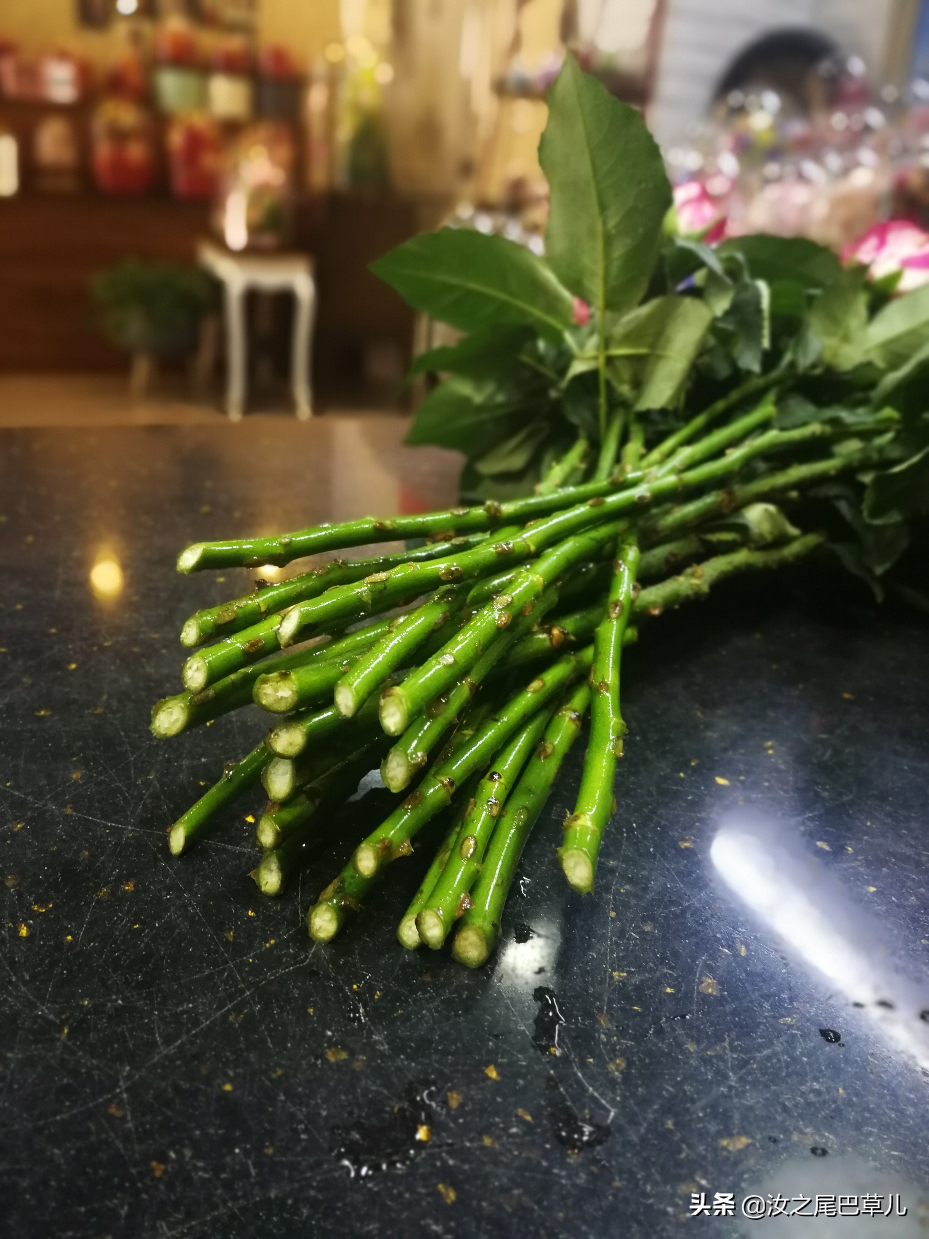 鲜花蔫了注意事项,买的鲜花有点蔫怎么养