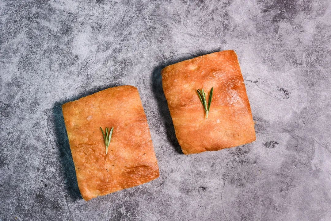 隔夜面包怎么变松软一点,自制面包如何隔夜都保持松软