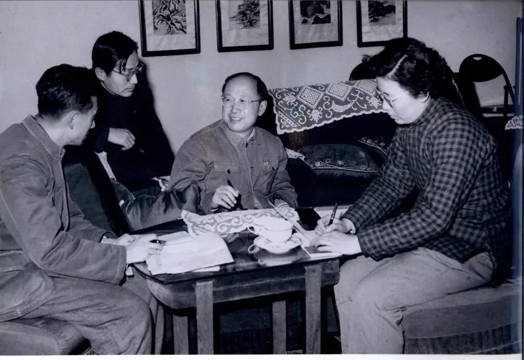 钱学森的手稿曝光，笔笔惊艳，风神洒脱，这字迹连学霸都羡慕不已