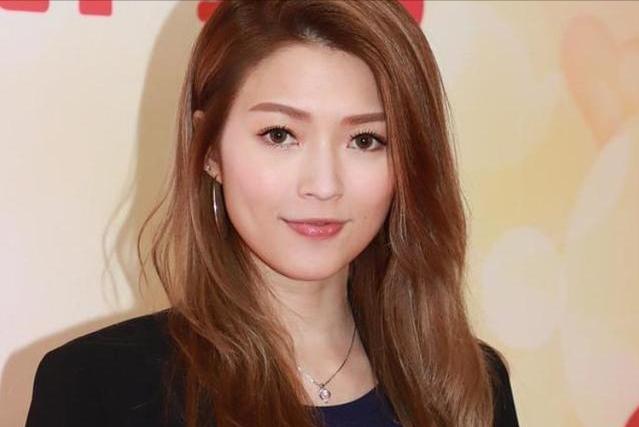 4年换10个男友,4年换了5个男友