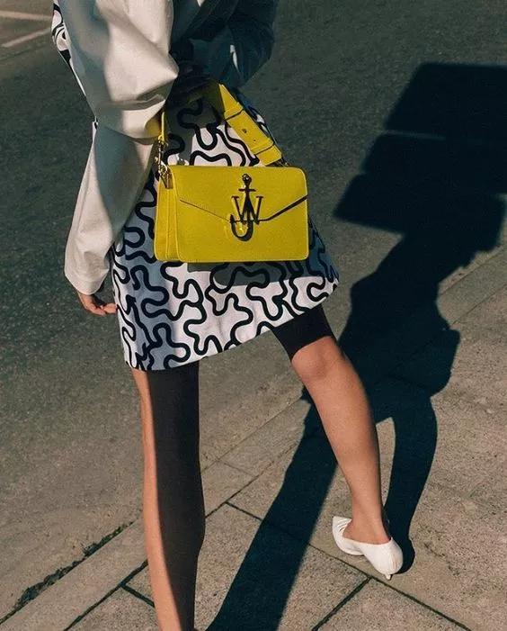 女孩子需不需要一个贵的包,女人一般买什么价位的包