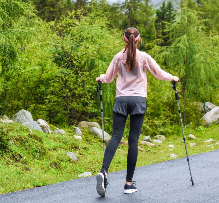 晒伤后能不能用水湿敷,晒伤后可以直接用冰敷吗