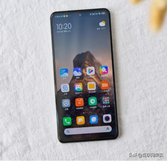 不建议买苹果手机的国产机,不考虑拍照性价比高的苹果手机