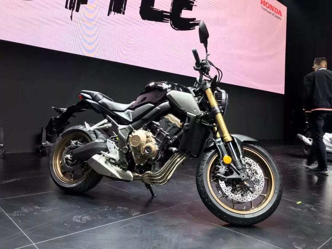 10款本田cbr650r二手价格,本田cb650r和cbr650r哪个更适合长途