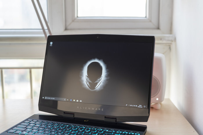 外星人alienware m15哪个颜色好 (外星人alienware m15 r7测评)