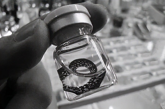 喜欢戴美瞳但是眼睛不舒服,喜欢戴美瞳还要去做近视眼手术吗